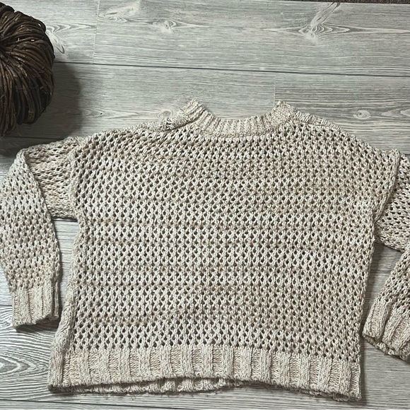 Hem & Thread women’s sweater size Medium.  Like new. - Picture 5 of 8